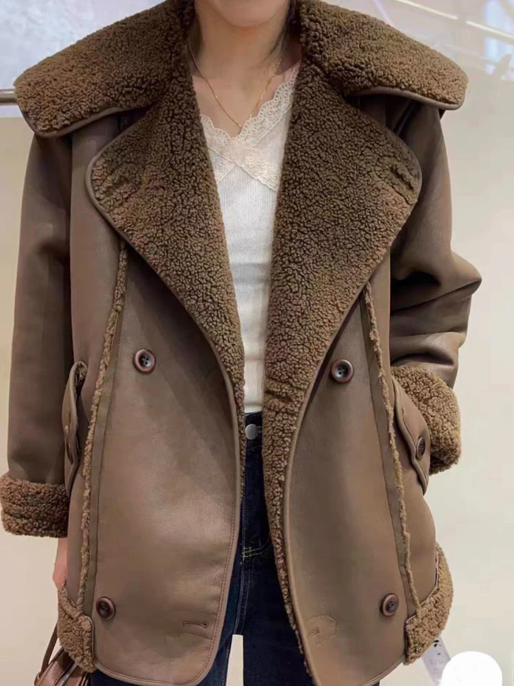 2024 AutumnWinter Fashion Collection Womens Warm Jacket Sleeveless Collar Lamb Fleece Fur Integrated Vest Anti Cold Coat 241115