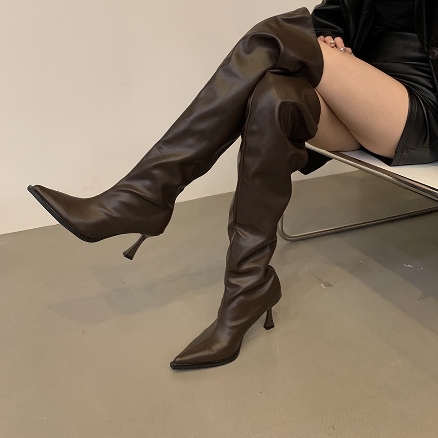 Women's French Autumn New Pointed Black Boots.