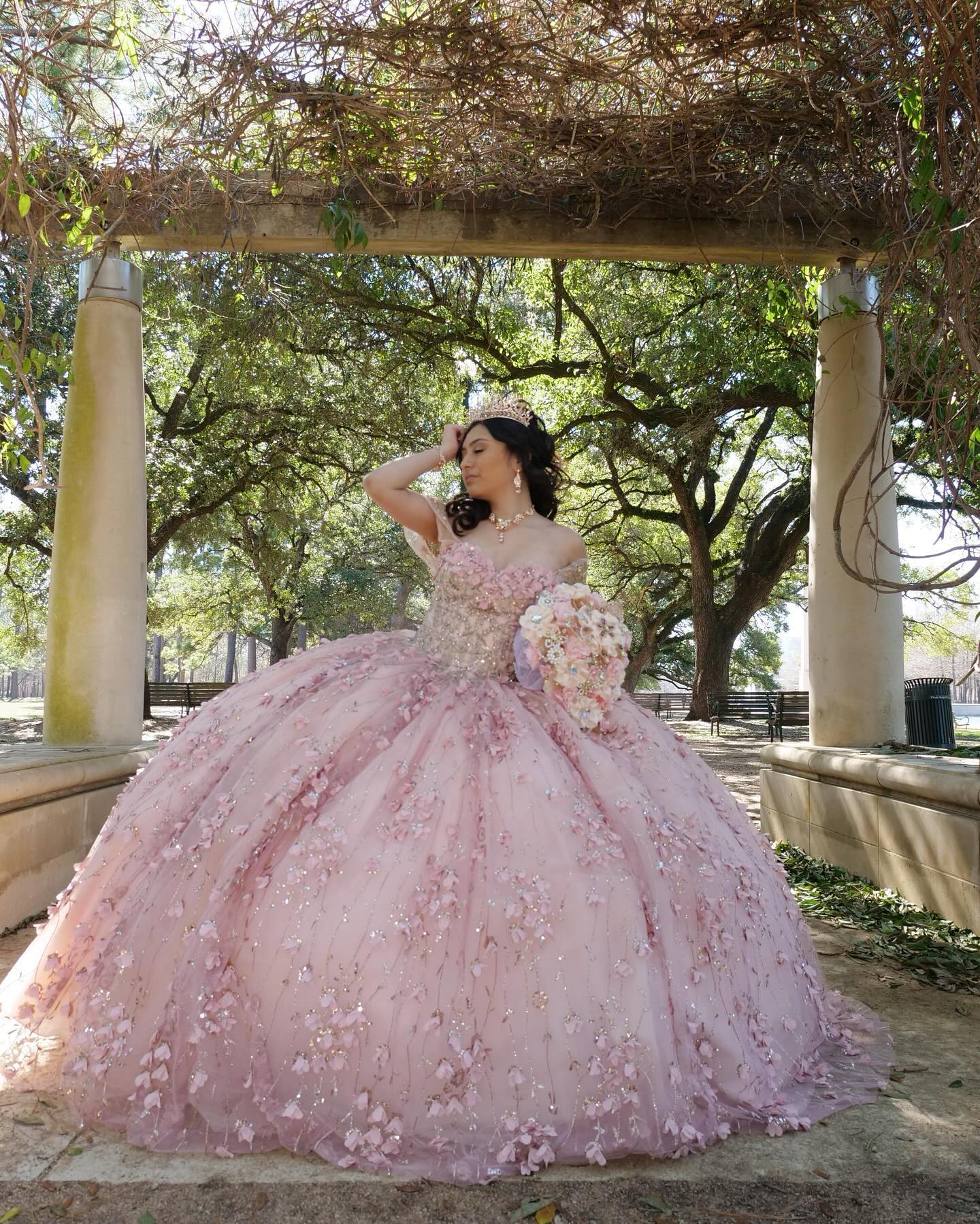 Pink Beaded Ball Gown 3D Appliqued Quinceanera Dresses Sequined Prom Gowns Off The Shoulder Necke Sixteen Sweet 15 Corset Masquerade Dress 0219