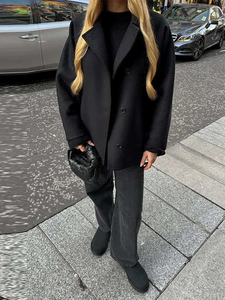 Retro Double-Breasted Lapel Short Coat Women Casual Loose Black Woolen Coats With Pockets Lady Winter Chic Street Overcoats 241114