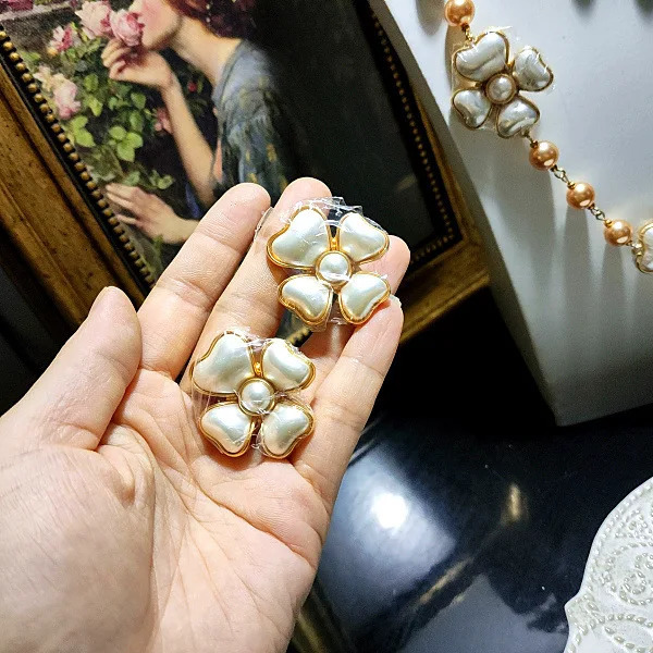 Vintage white flower long white glass pearl necklace sweater chain silver stud earring set 241115