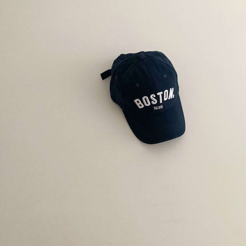 Children's hats for boys girls, spring and autumn Instagram Korean embroidered letter duckbill hat, fashionable baby baseball hat trend