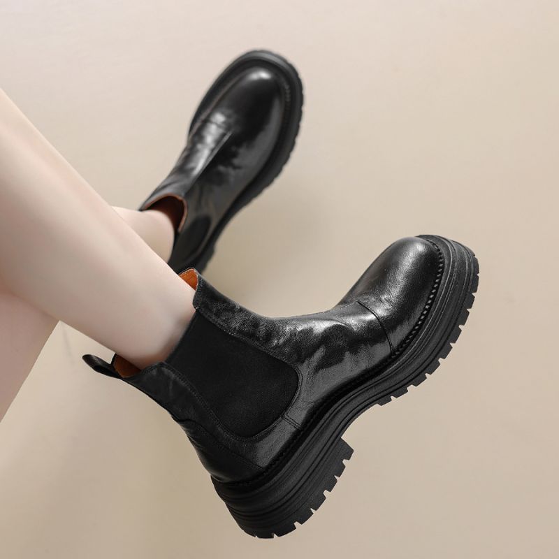 2024 Autumn/Winter New Handheld Pattern Round Head Splicing Coarse Heel Thick Bottom Versatile Short Boots.