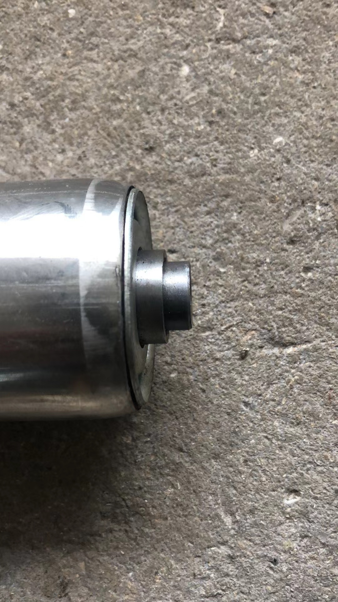 Durable Non-Electric Rolling Cylinder for Industrial Use