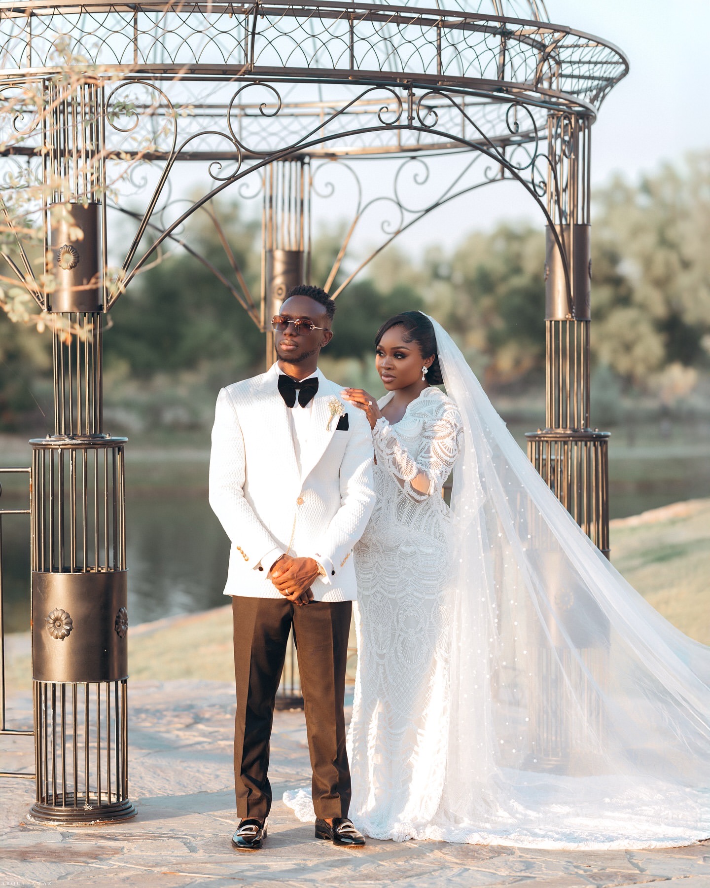 2024 Arabic Aso Ebi Plus Size White Mermaid Wedding Dresses Crystals Beaded Lace Full Sleeves Luxurious Vintage Bridal Gowns Dress For Bride