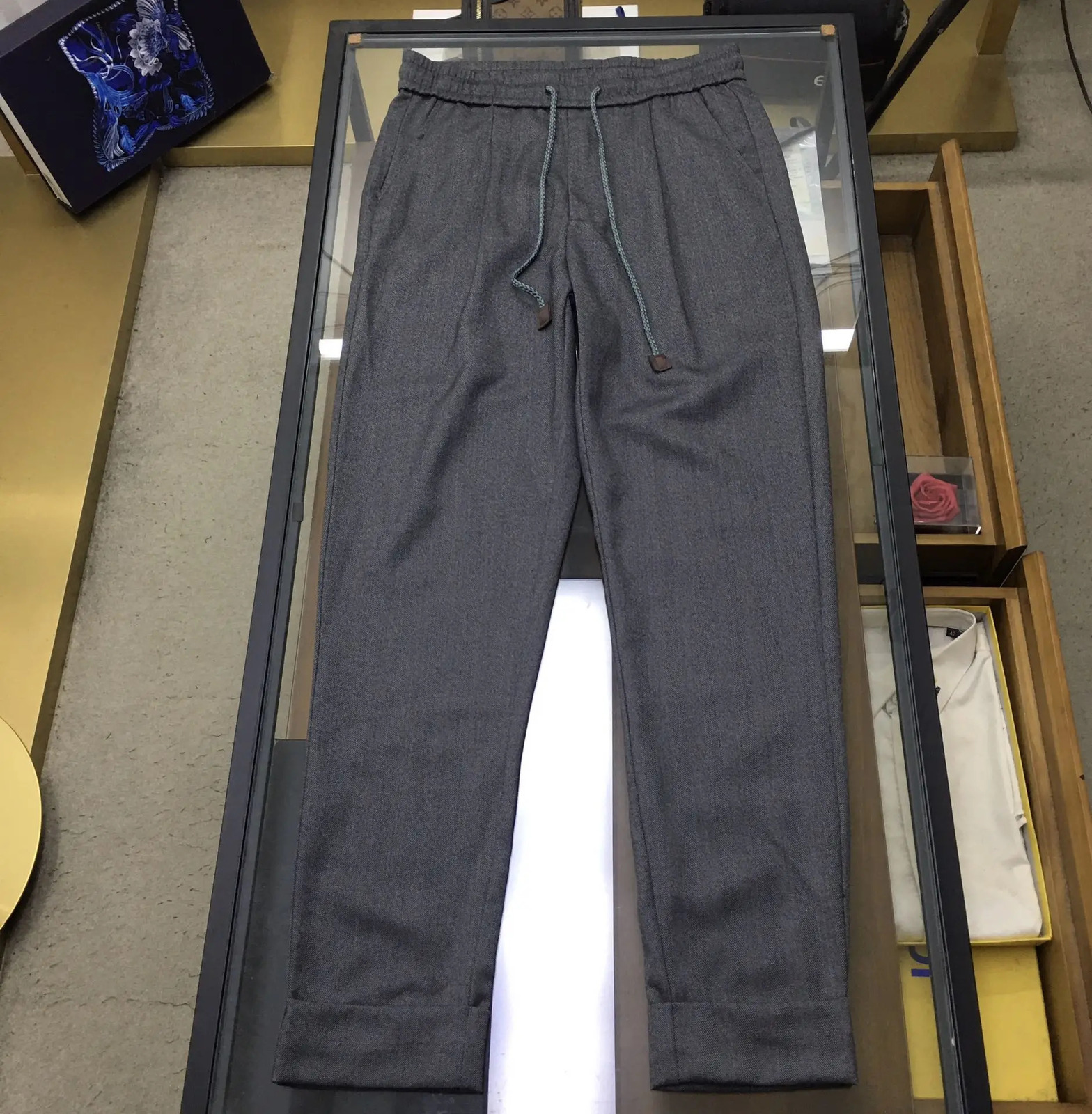 In the springsummer of BC smallest fashionable woolen rolled leg casual pants mens mid waist highquality style 241115