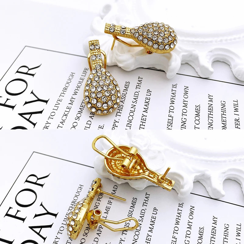 Dubai Gold Womens Jewelry Set Classic Necklace Earrings Charm Bracelet Banquet Ring Party Jewelry 18K Gold Plated 241115