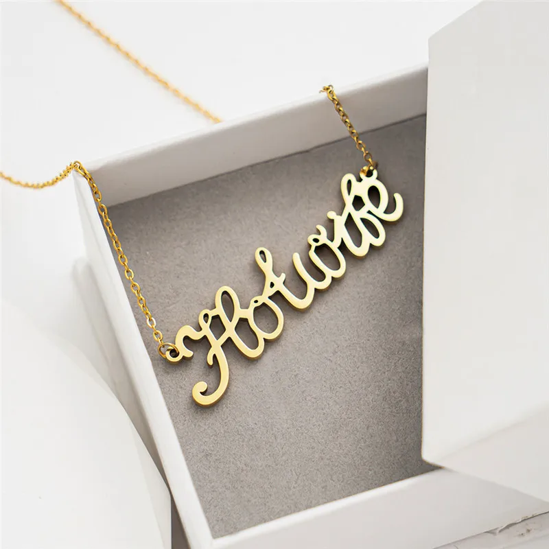 Ligatures Cursive Letter Hotwife Necklaces Hot Wife Pendant Enchanting Fascinating English Word Clavicle Choker for Women Female Mama