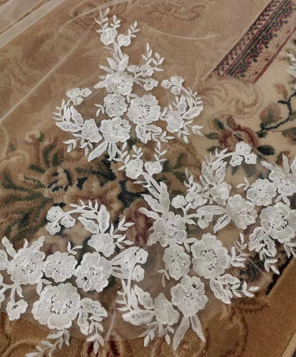 High quality retro wedding veil 3.5M long specially cut royal bridal veil with comb shaped sequins lace veil customized 241115