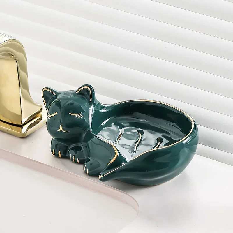 es Cartoon Cute Ceramic Soap Dish Cat Shape Soap Box with Drain Water Soap Box Wash Basin Drainage Shelf Bathroom Accessories 2024 S2411152