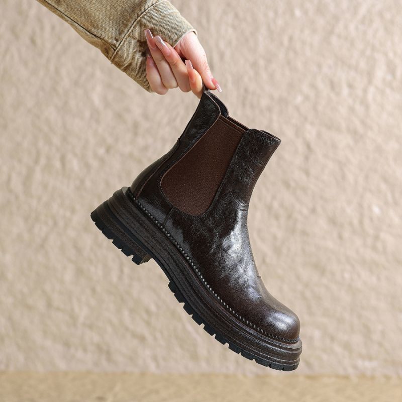 2024 Autumn/Winter New Handheld Pattern Round Head Splicing Coarse Heel Thick Bottom Versatile Short Boots.