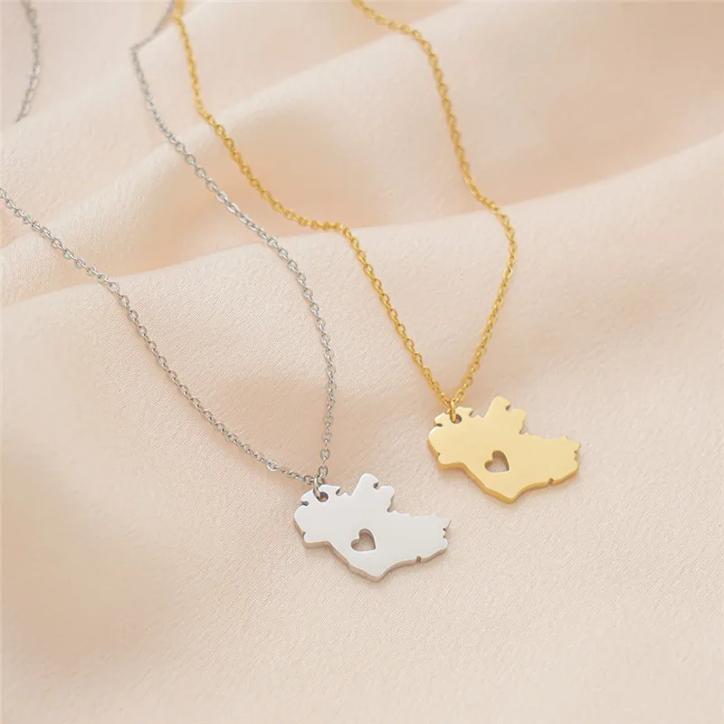 Republic of Ireland Country Heart Map Necklace Stainless Steel Outline Continent Dublin Pendant Necklaces for Motherland Hometown Female Ladies Party 