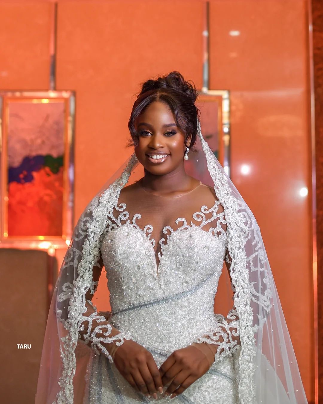 2024 Arabic Aso Ebi Plus Size Ivory Bride Dresses Beaded Crystals Sequined Luxurious Detachable Train Lace Vintage Bridal Gowns Dress For Bride
