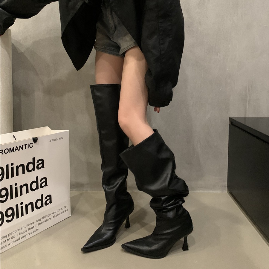 Women's French Autumn New Pointed Black Boots.