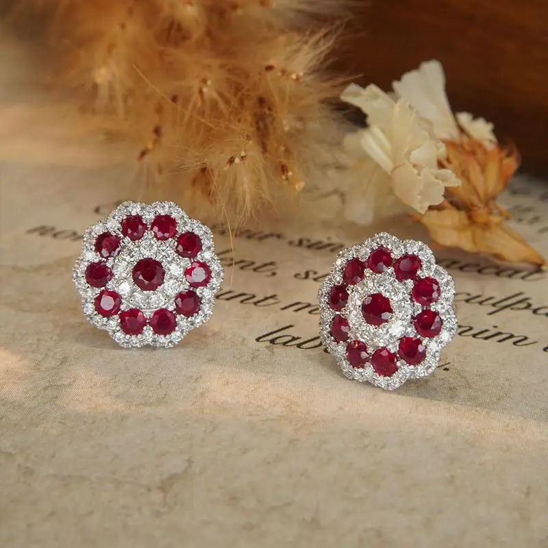 Exquisite Retro Ruby Womens Flower Earrings 925 Silver Red Display Snowflake Earrings Suitable for Daily Jewelry 241114