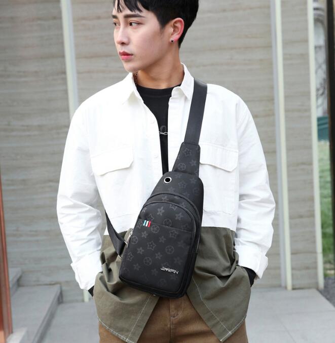 Luxurys Fanny pack bum Designer bags fashion Womens Luxury high rise bum clutch shoulder Waist bags Mens pu Leather crossbody pochette bags