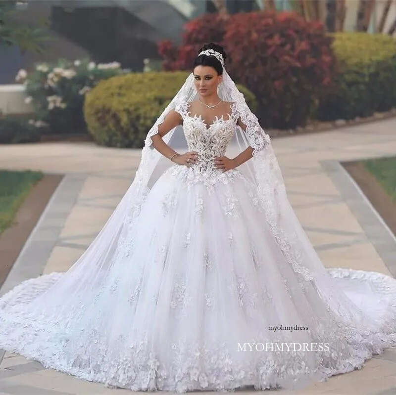 Dresses Saudi Arabia Princese Ball Gown Wedding Dress Cap Sleeves Sweetheart Backless Vintage Lace Appliques Princess Bridal Gowns 1115