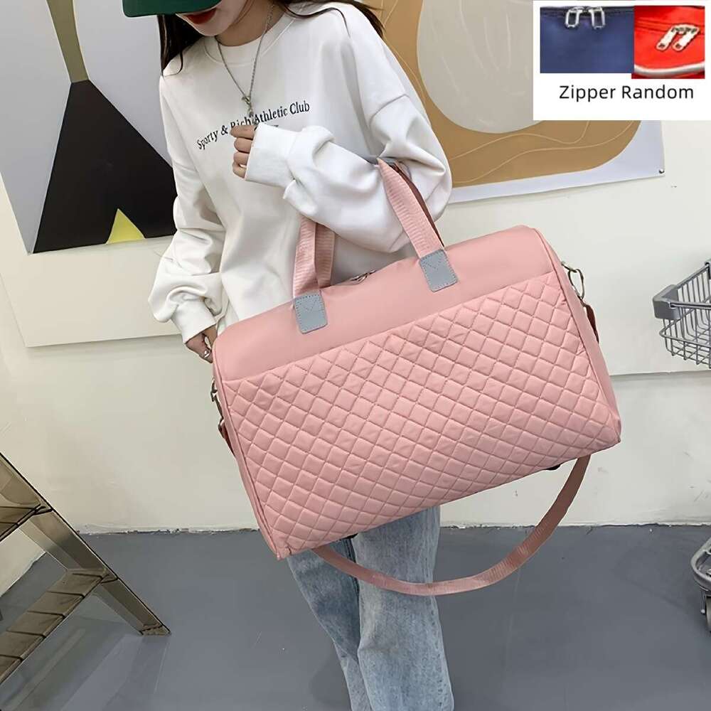 Chic Argyle Weekender Duffel - Stylish & Spacious Travel Bag with Secure Zipper for the Modern Traveler