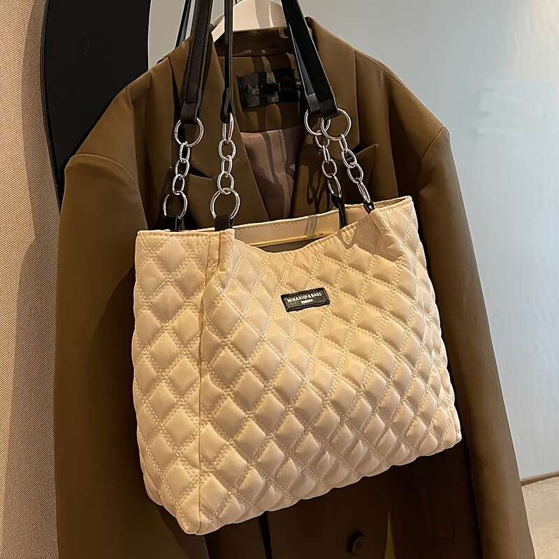 Large Capacity Women's Shoulder Bag - Quilted, Fashionable, All-Match Commuter Tote with Spacious Interior and Stylish Design