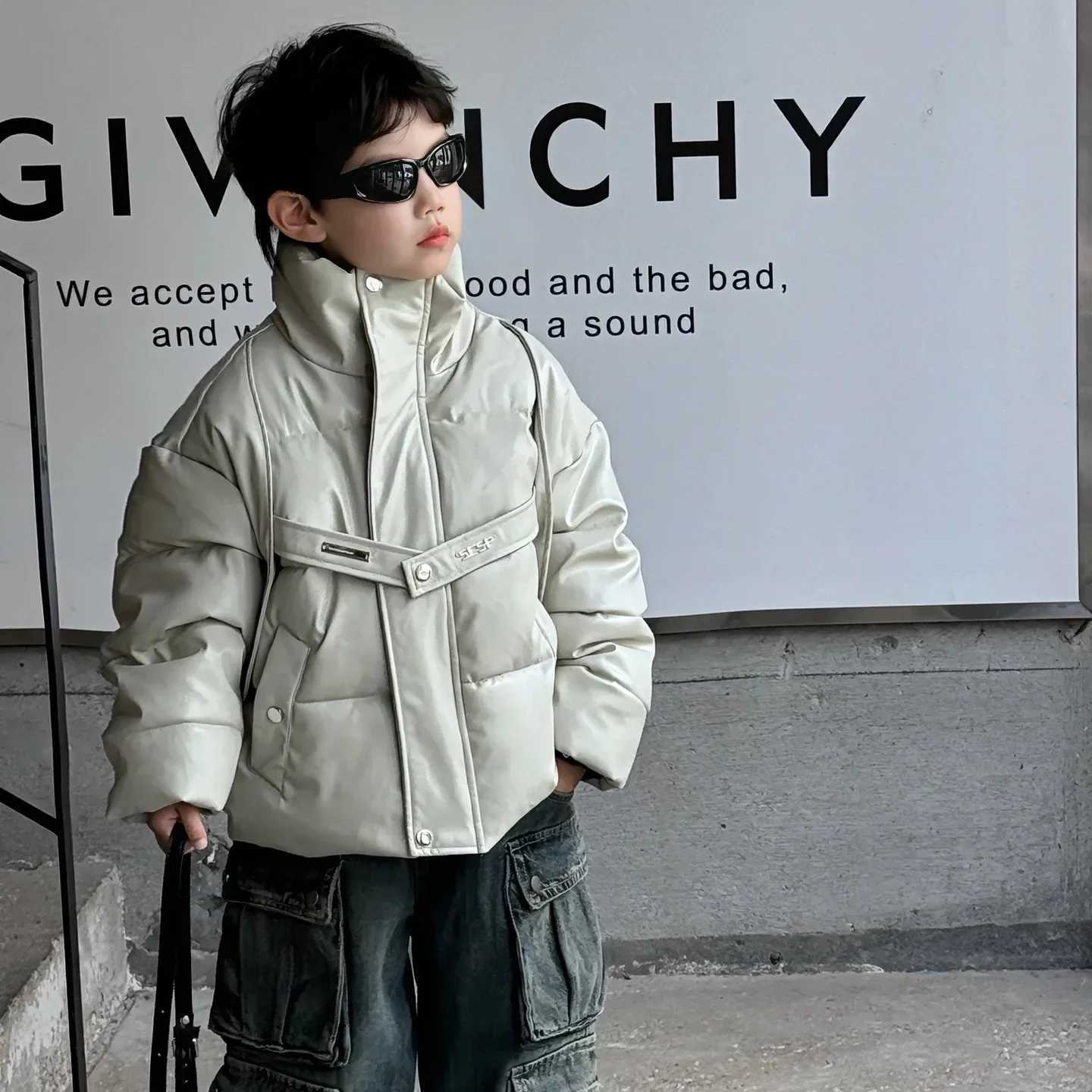 Childrens clothing solid color design feels like a leather top 2024 winter new boys fashion fully matched thick cotton apron jacket X241115