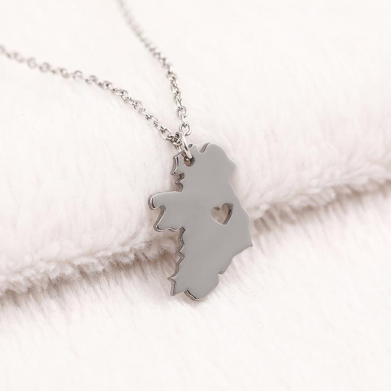 Republic of Ireland Country Heart Map Necklace Stainless Steel Outline Continent Dublin Pendant Necklaces for Motherland Hometown Female Ladies Party 