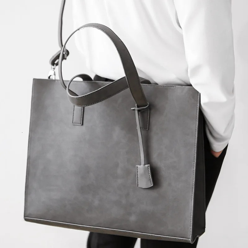 soft leather mens handbag retro large capacity handbag weekend mens shoulder messenger bag casual cross body bag 241114