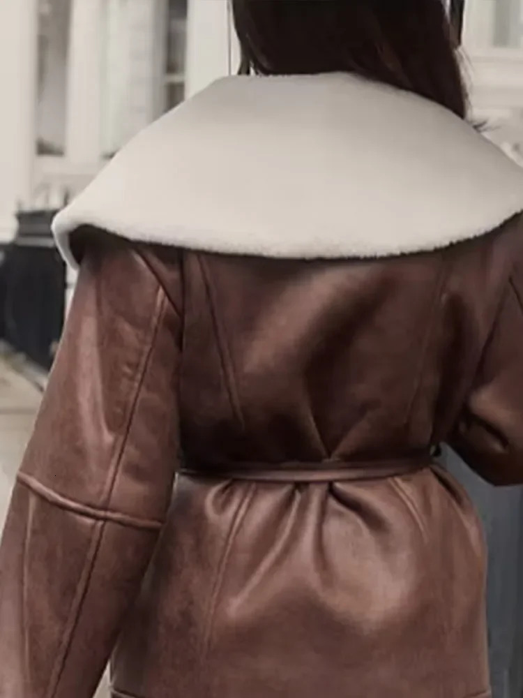 Winter Warm Lapel Collar Long Sleeve Belt Woman Coat Chic Single Breasted Lamb Woolen Suede Leather Jacket 2024 Streetwear 241115