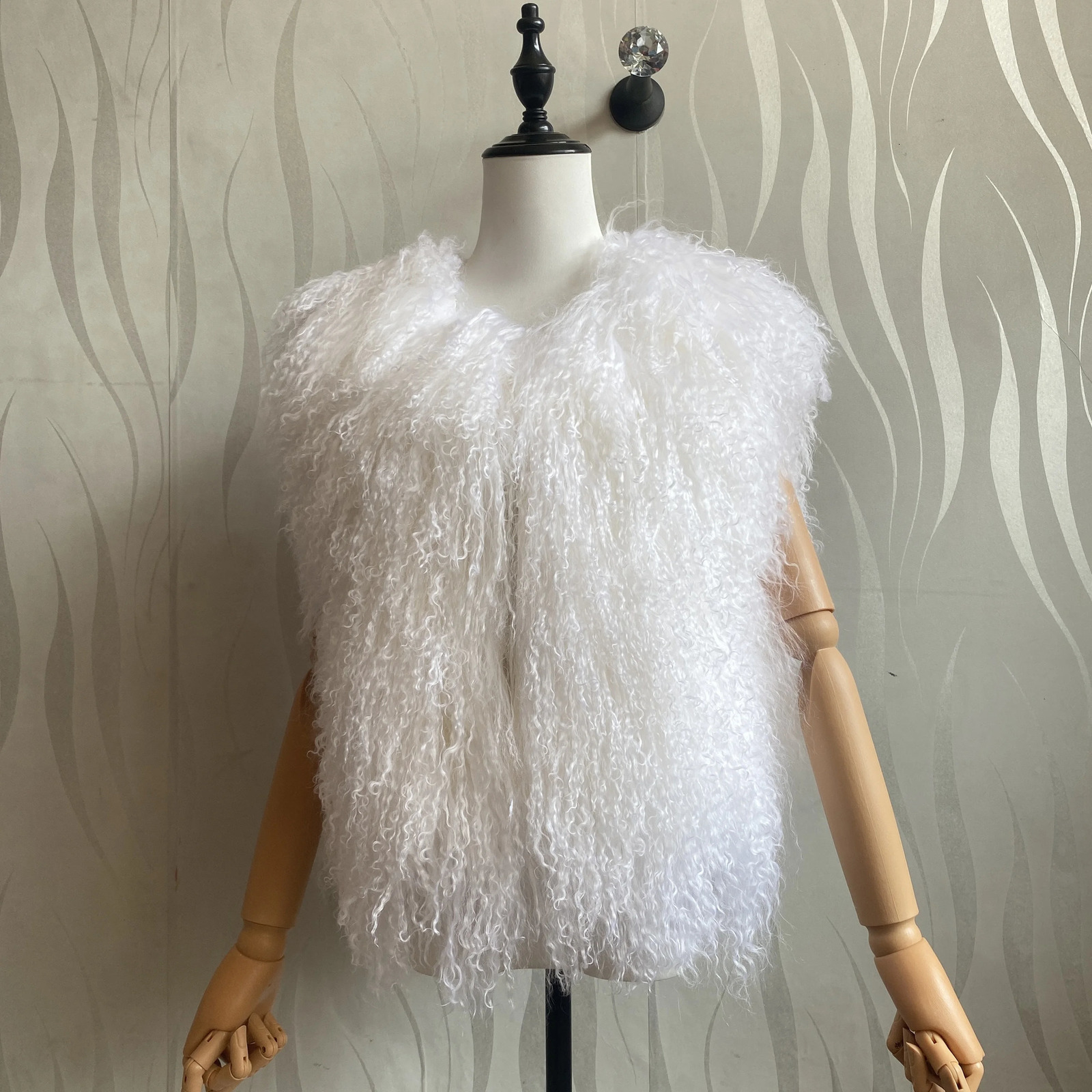 Natural 100 Pure Fur Vest Genuine Real Sheep Gilet Basic Match Short Drop Coat 241115