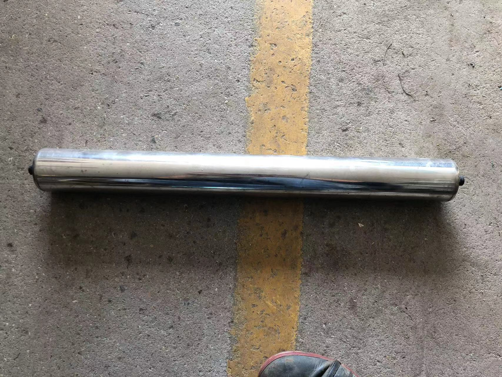 Non Powered Roller for Efficient Movement of Heavy Objects for Efficient Transport