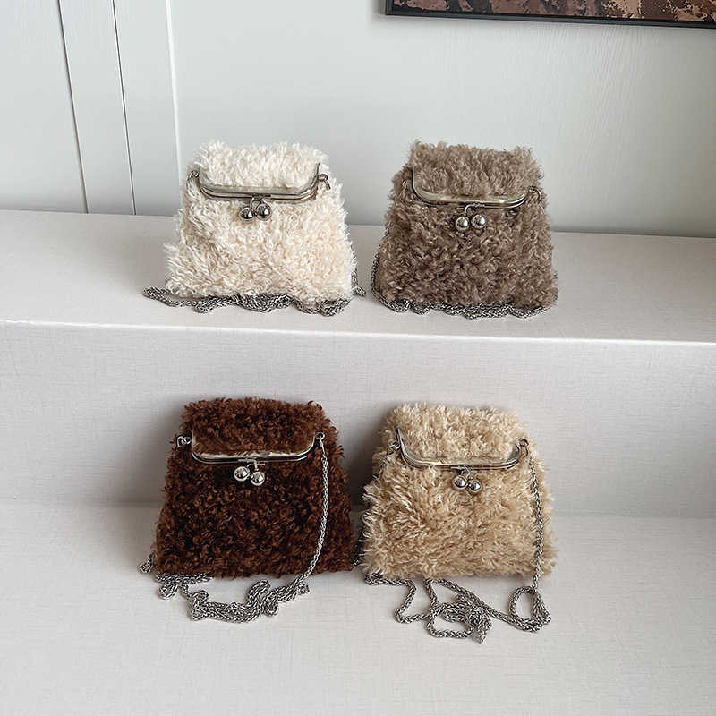 Autumn and winter lamb wool clip bag women's 2024 new chain crossbody bag super popular niche furry chain bag