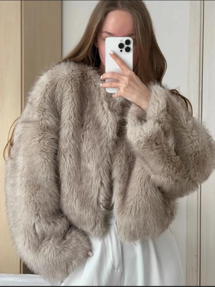 2024 Autumn Winter Fashion Gradient Fluffy Fur Coat Women High Street Faux Fox Fur Jacket Female Overcoats 241115