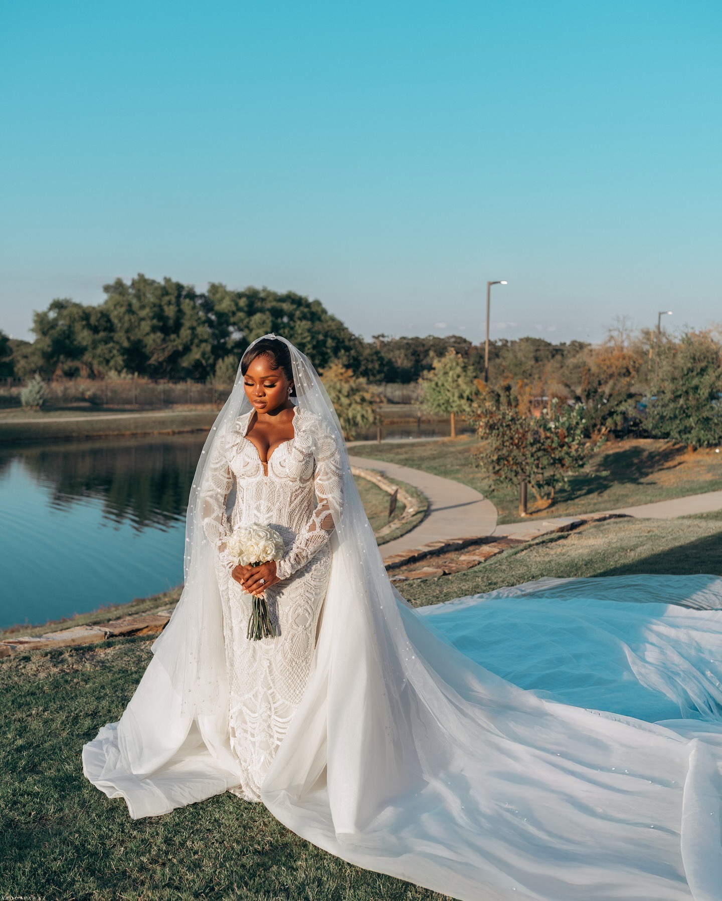 2024 Arabic Aso Ebi Plus Size White Mermaid Wedding Dresses Crystals Beaded Lace Full Sleeves Luxurious Vintage Bridal Gowns Dress For Bride