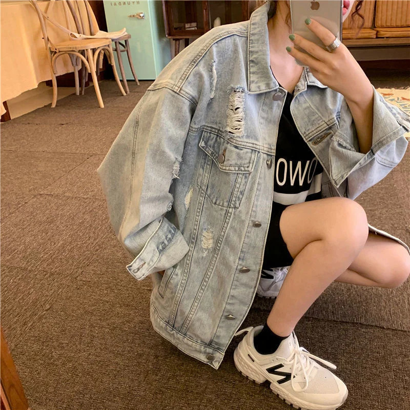 Korean Denim Jacket Women Outerwear Oversized Jeans Jackets Female Vintage Large Size Loose Streetwear Clothes 240415