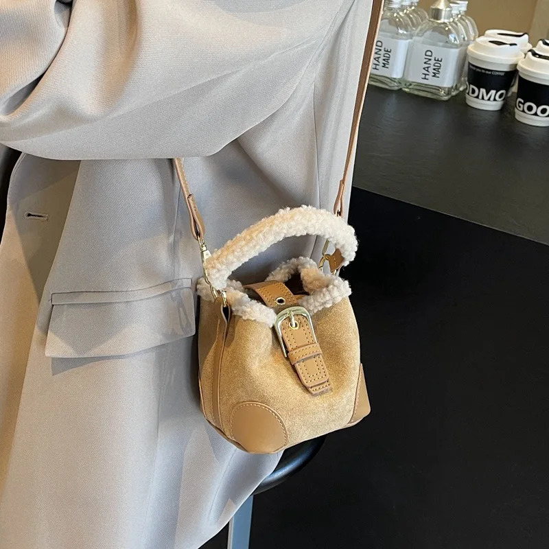 Lamb Wool Mini Vintage Suede Bucket Bag Women Maillard Retro Handbag for Ladies Faux Fur Shoulder Crossbody Bag Female Purses 241114