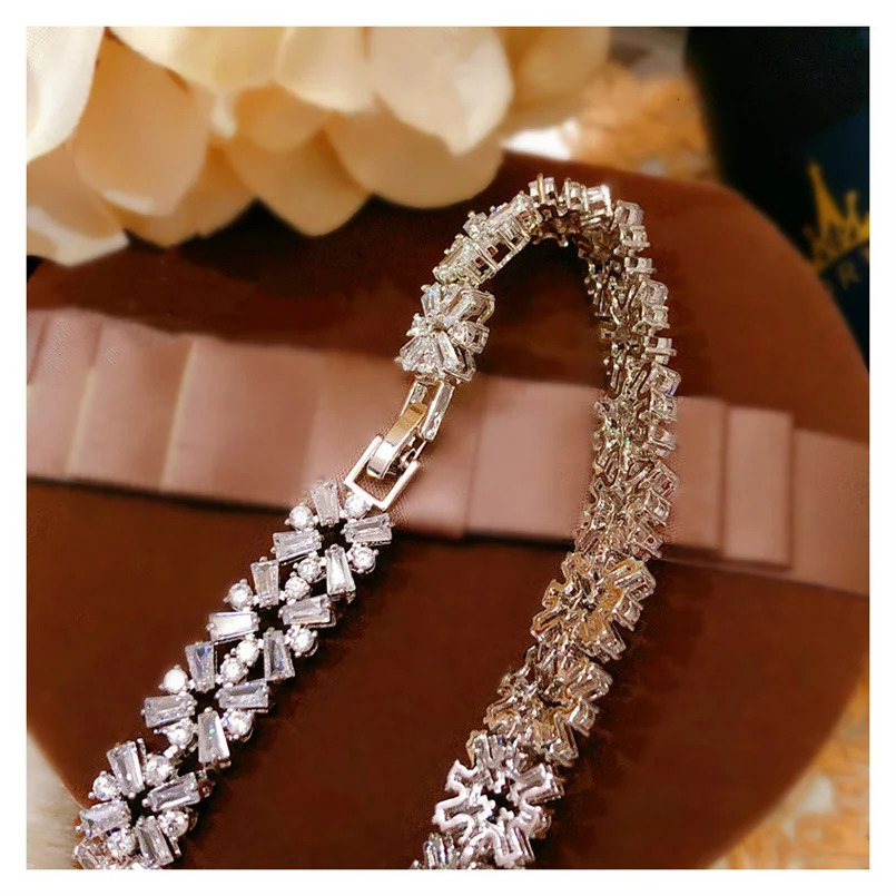 Necklace and Earring Set S925 Silver Needle 2-piece Bridal Jewelry Set Womens Crown Wedding Cube Zirconia Accessories 241115