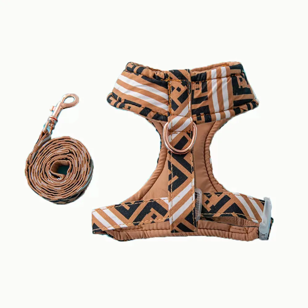 2025 new New Designer Harness Leashes Set Classic Letter Pattern No Pull Dog Harnesses Lightweight Adjustable Super Soft Breathable Pet Vest for Puppi