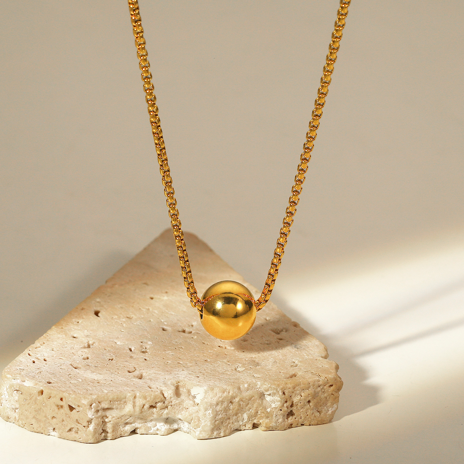 INS Minimalist Style Gold Ball Pendant Necklace Box Chain Pull-out 18K Gold Stainless Steel Necklace for Women Personalized Jewelry