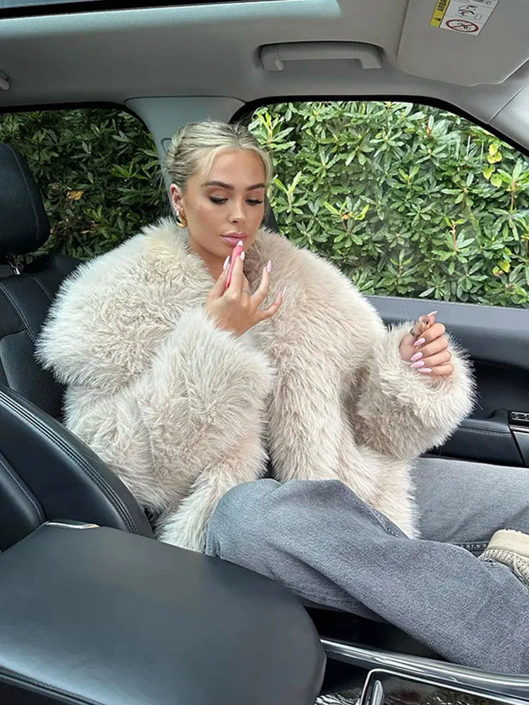 ZADORIN Fashion Oversized Turn Down Collar Fluffy Faux Fur Coat Women Vintage Faux Fur Jacket Coats Winter Clothes Women 2024 241115