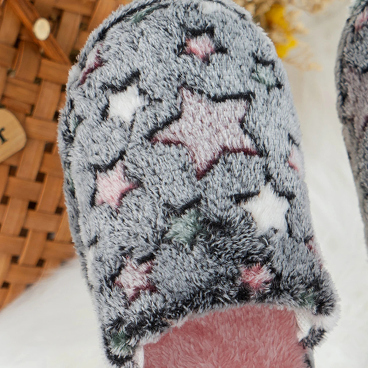 Indoor anti slip fuzzy slippers cotton slippers for women in autumn and winter warm home anti slip thick soles for indoor cou y241115