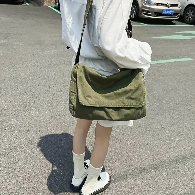 Casual Shoulder Bag for Men Japanese Laundry Canvas Bag Lazy Style Pulling Flower Cross Body Womens Literature Classroom Messenger Bag 241115