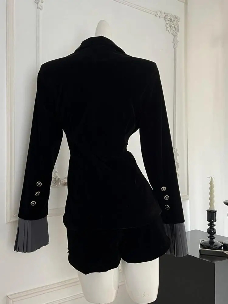 French retro womens black patch set for autumn and winter elegant ultrathin jacket high waisted shorts twopiece 241115