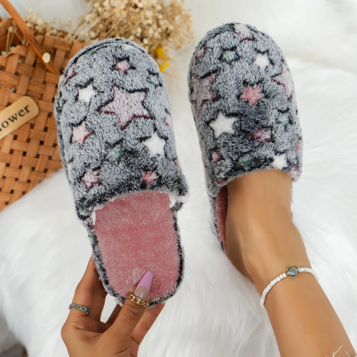 Indoor anti slip fuzzy slippers cotton slippers for women in autumn and winter warm home anti slip thick soles for indoor cou y241115