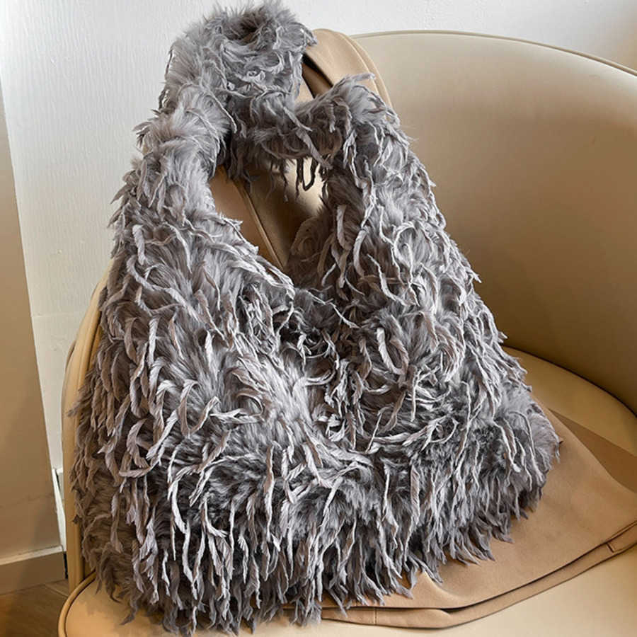 Plush Tote Bag For Women Tassel Shoulder Bag Large Capacity Shopping Bags Fashionable Bag 241104