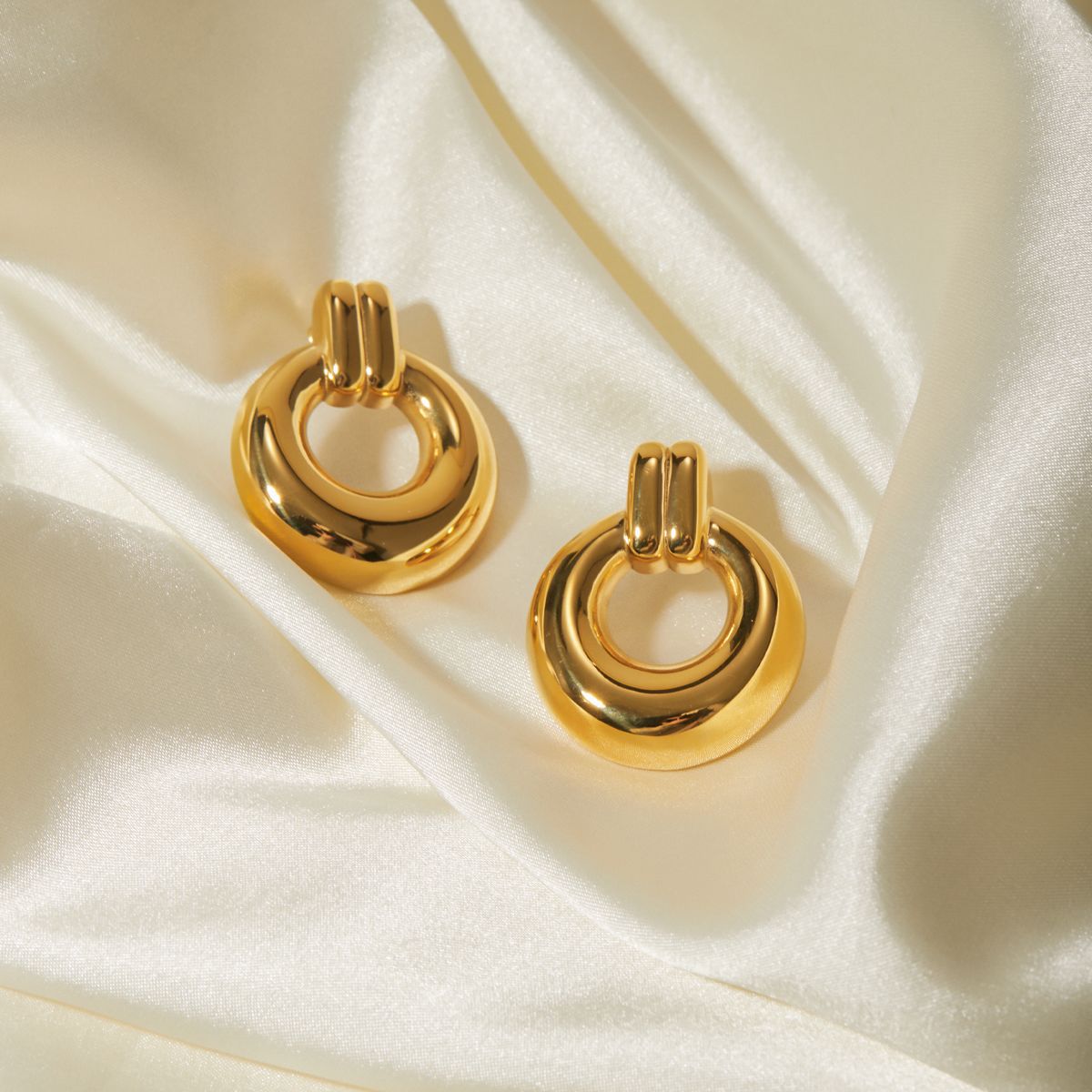 Ins18k Gold Stainless Steel Round Earrings for Women Non Fading Designer Earrings Free Shipping Wholesale