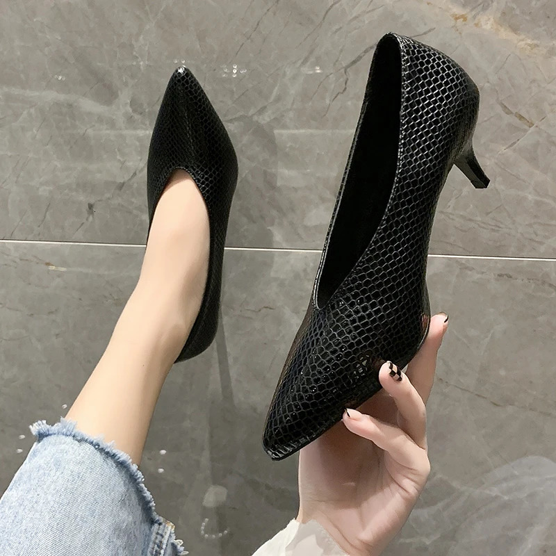 Large size soft leather shallow mouth thick high heels for women Spring and Autumn snake skin pattern high heels for women 241115