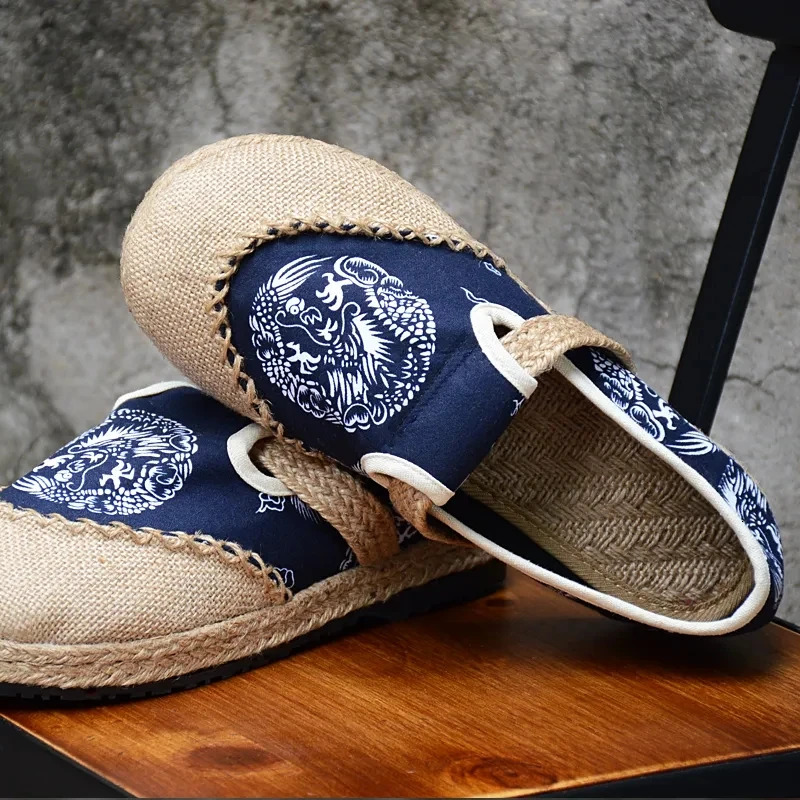 Chinese Style Flax Vintage Men Casual Loafers Male Lightweight Breathable Flat Printing Lazy Shoes Spring Summer New