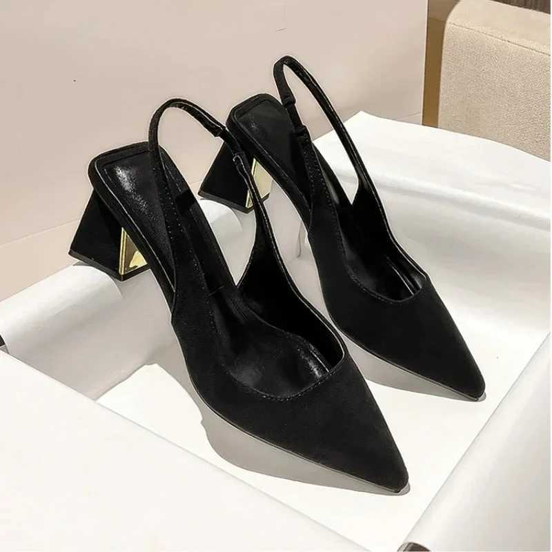 Summer New Pointed Solid Color Simple Shallow Mouth Comfortable Wens Outwear Back Strap Fi Sandals Y250304