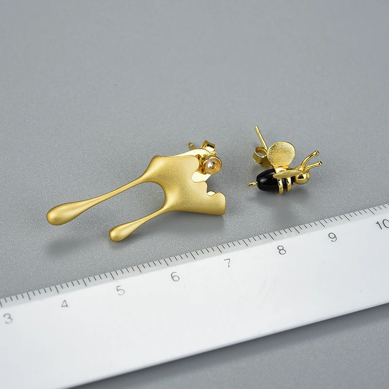 Lotus Fun Real 925 Sterling Silver Handmade Fine Jewelry 18K Gold Bee and Dripping Honey Asymmetric Stud Earrings for Women Gift 241116