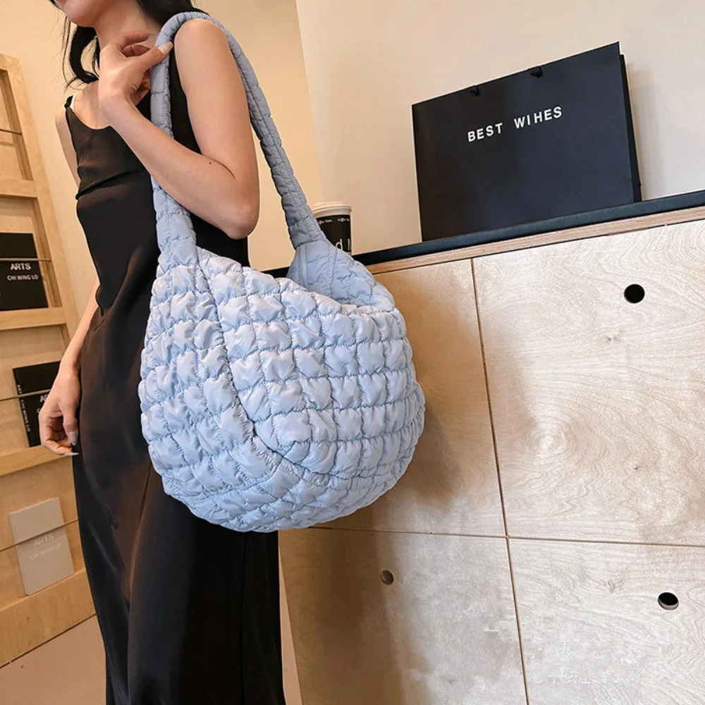 2025S New Free Shipping Designer Bag Niche Pleated Cloud Large Capacity Shoulder Cross Body Bag Nylon Womens Handbag