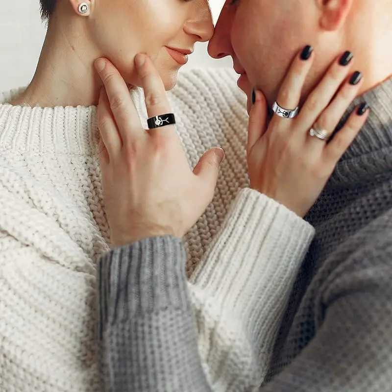 Simple trends interesting middle finger stickers paper man rings hip-hop fuxk graffiti rings mens couple parties new gifts jewelry W250111